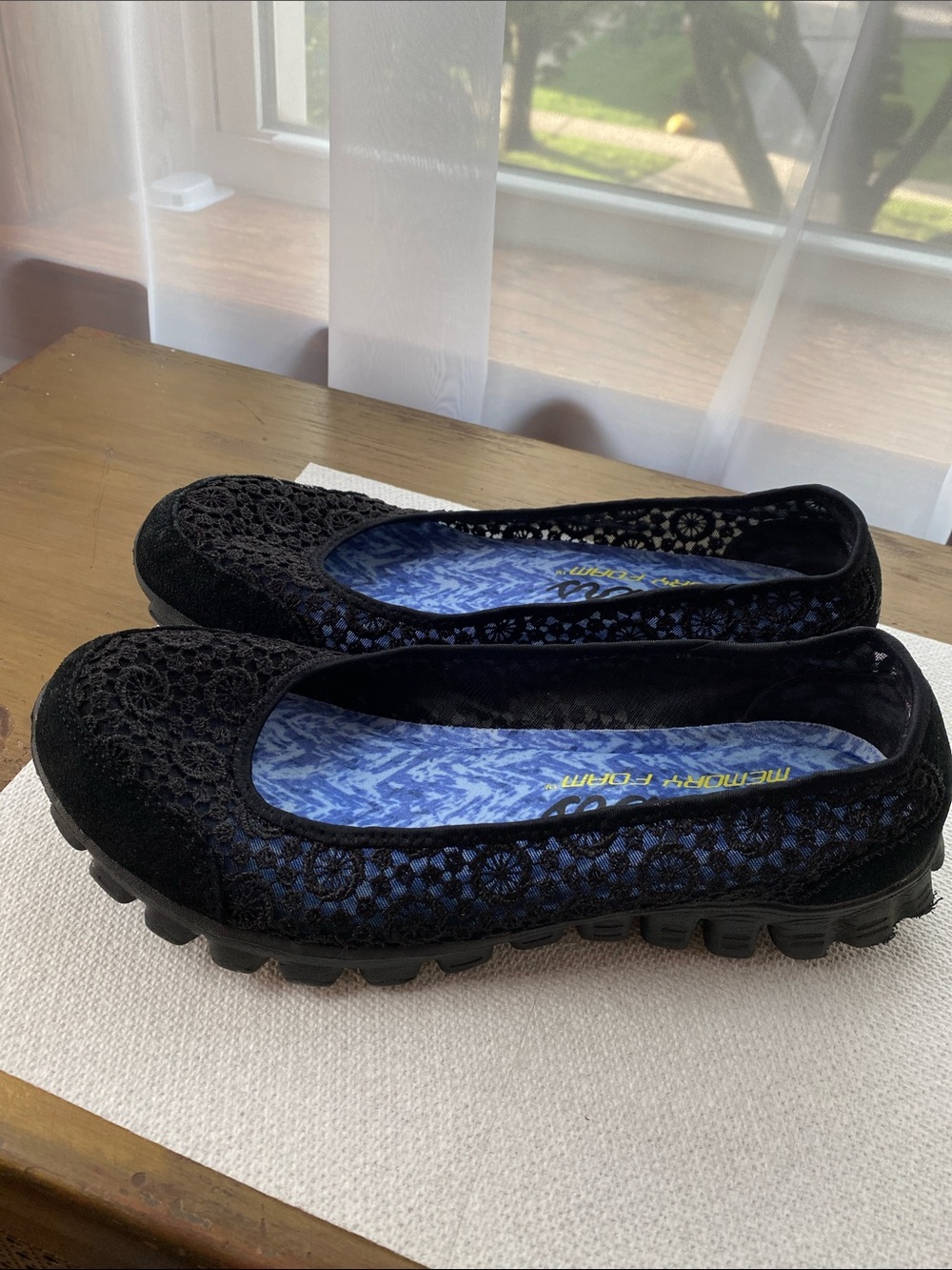 Black Lace Knit Women's Comfort Sketchers